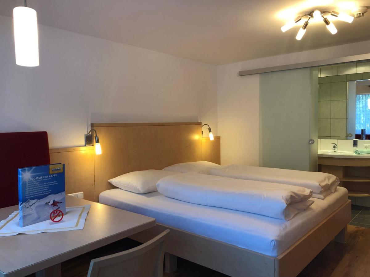 Hotel Garni Central - Zimmer - Studios - Apartments Kappl  Zewnętrze zdjęcie